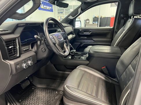 Used 2024 GMC Sierra 1500 AT4X AWD/4WD image 10