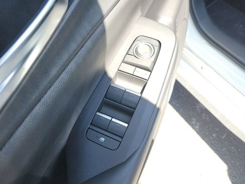 New 2026 Toyota Prius Plug-In Hybrid image 16