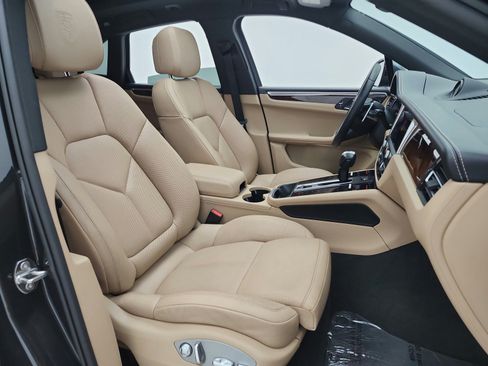 Used 2023 Porsche Macan AWD/4WD image 20