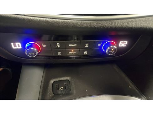 Used 2019 Buick Enclave Essence w/ Experience Buick Package AWD/4WD image 14