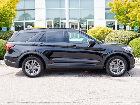 Used 2026 Ford Explorer Active w/ Active Comfort Package AWD/4WD image 1