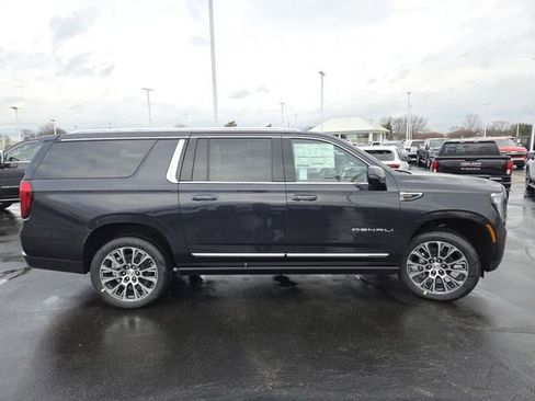 New 2026 GMC Yukon XL Denali w/ Sun & Power Step Package AWD/4WD image 25