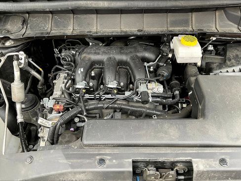 Used 2025 Nissan Pathfinder Platinum image 32