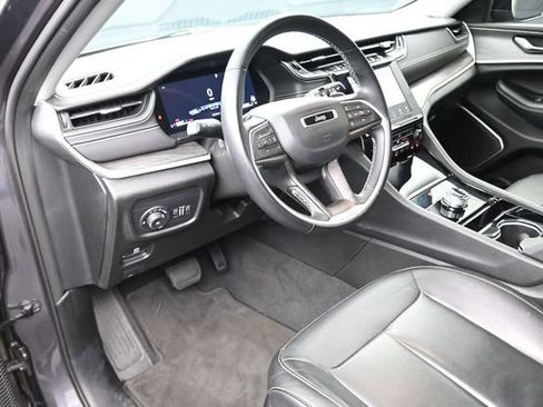 Used 2022 Jeep Grand Cherokee Limited RWD image 18