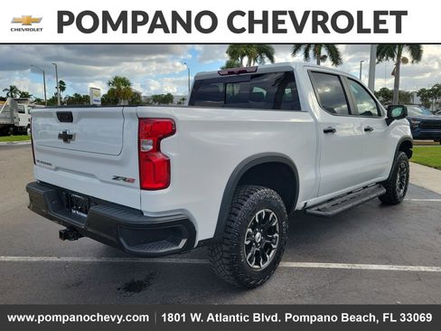 Used 2023 Chevrolet Silverado 1500 ZR2 image 7