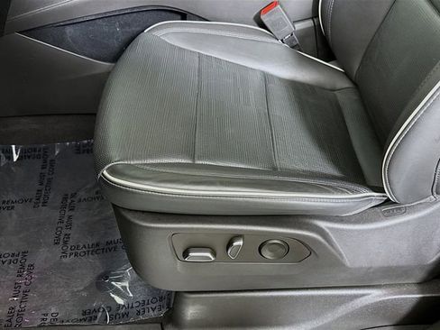 Used 2023 Cadillac Escalade Sport w/ LPO, Illumination Package AWD/4WD image 21