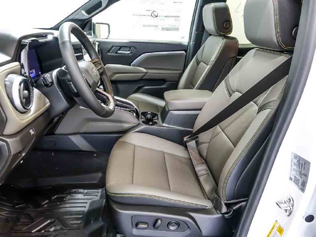 New 2026 Chevrolet Colorado ZR2 w/ Technology Package AWD/4WD image 10