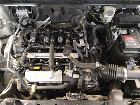 Used 2021 Nissan Kicks SR FWD image 30