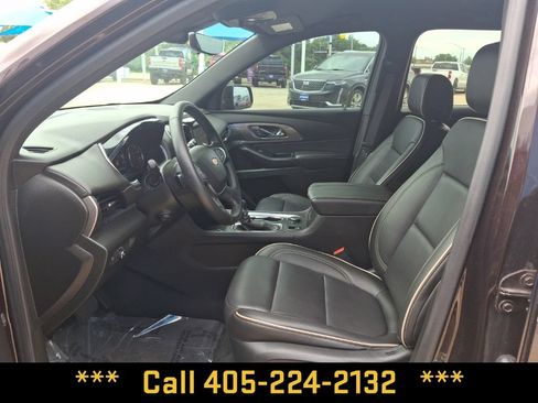 Used 2023 Chevrolet Traverse Premier AWD/4WD image 24