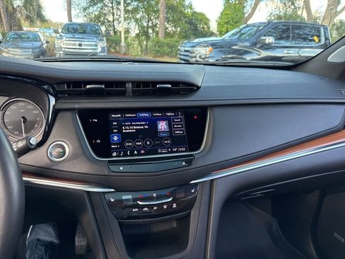 Used 2024 Cadillac XT5 Premium Luxury image 42