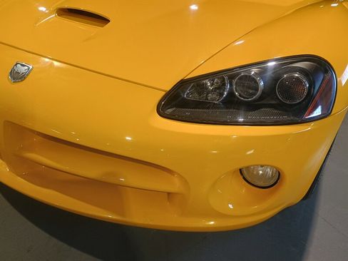 Used 2005 Dodge Viper SRT-10 image 10