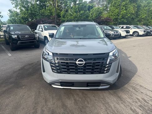 New 2026 Nissan Pathfinder Platinum w/ Cargo Package FWD image 10