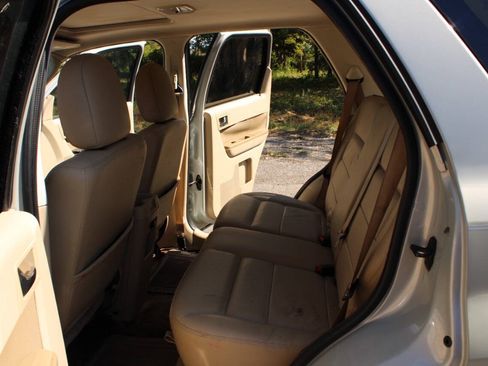 Used 2009 Ford Escape Limited FWD image 20