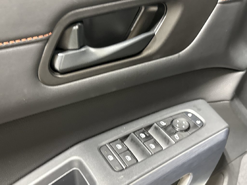 Used 2025 Nissan Pathfinder Rock Creek AWD/4WD image 20