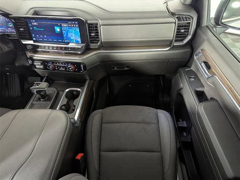 Used 2024 Chevrolet Silverado 1500 RST image 16