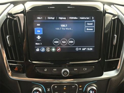 Used 2022 Chevrolet Traverse LT image 32