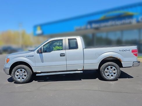 Used 2013 Ford F150 XLT w/ Luxury Equipment Group AWD/4WD image 2