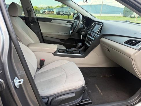 Used 2019 Hyundai Sonata SE FWD image 12