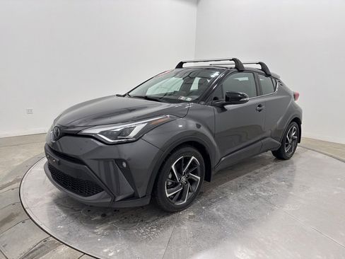 Used 2022 Toyota C-HR Limited image 3