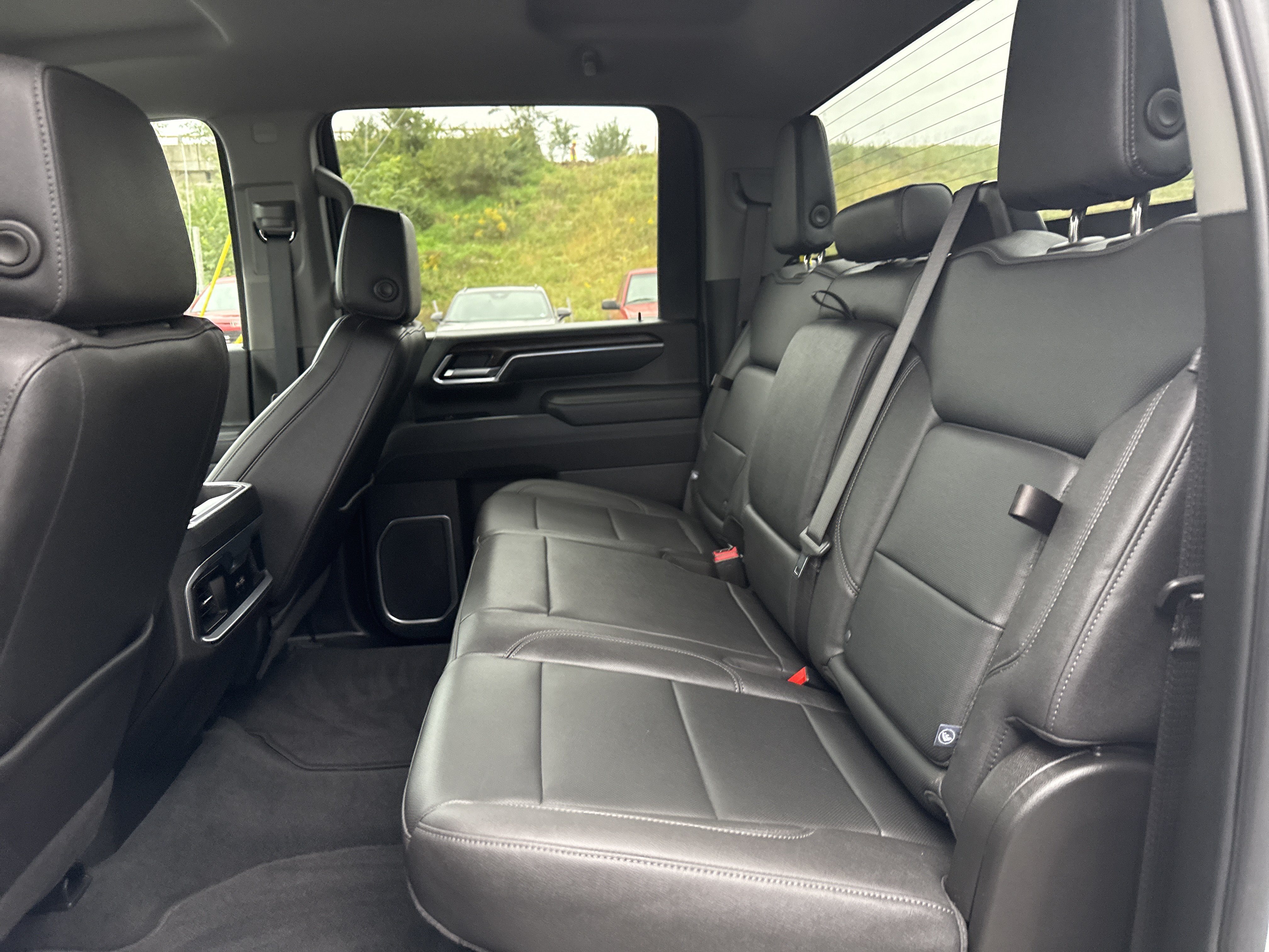 Used 2026 GMC Sierra 2500 SLT w/ SLT Convenience Package AWD/4WD image 13