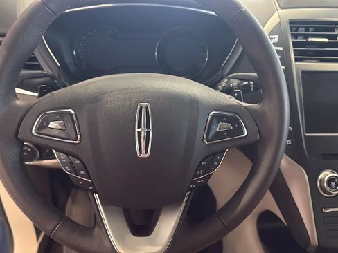Used 2018 Lincoln MKC Premiere FWD image 18
