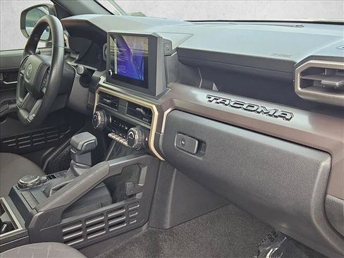 Used 2025 Toyota Tacoma SR5 AWD/4WD image 20