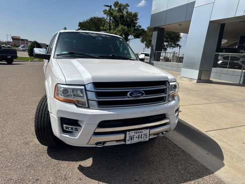 Used 2017 Ford Expedition Platinum AWD/4WD image 6