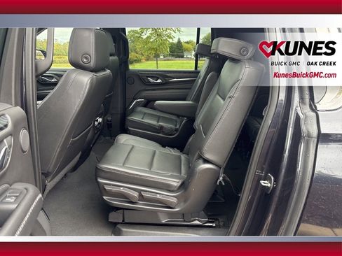 Used 2023 GMC Yukon XL Denali image 27