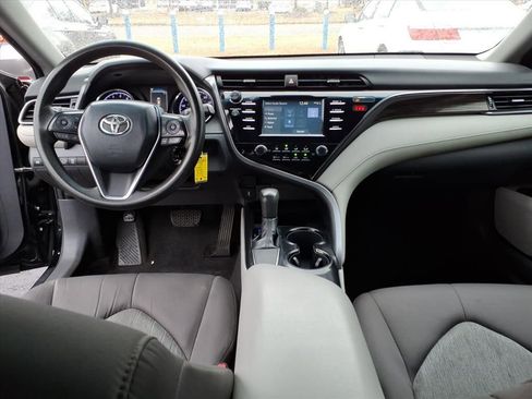 Used 2019 Toyota Camry L image 7