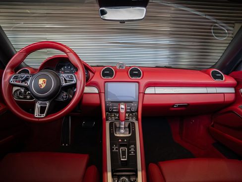 Certified 2021 Porsche 718 Boxster RWD image 22