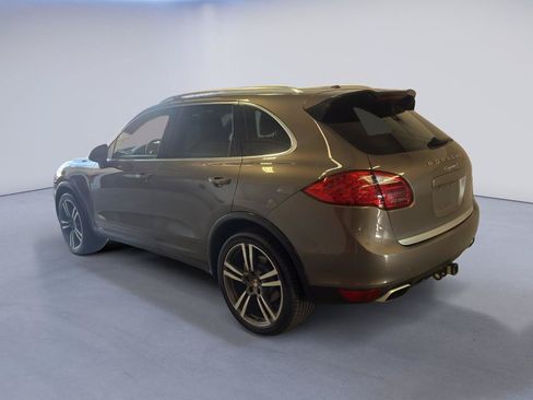 Used 2012 Porsche Cayenne S AWD/4WD image 5