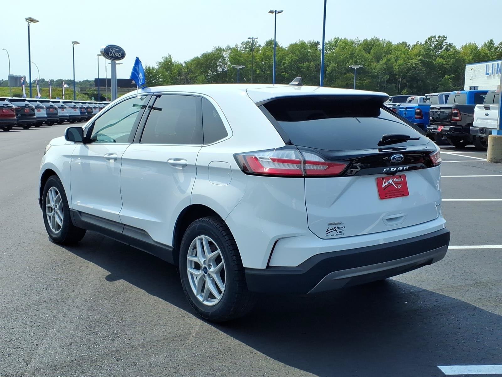 Used 2022 Ford Edge SEL AWD/4WD image 3
