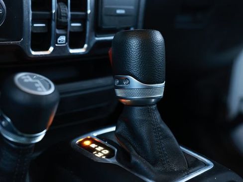 Used 2023 Jeep Gladiator Sport image 45