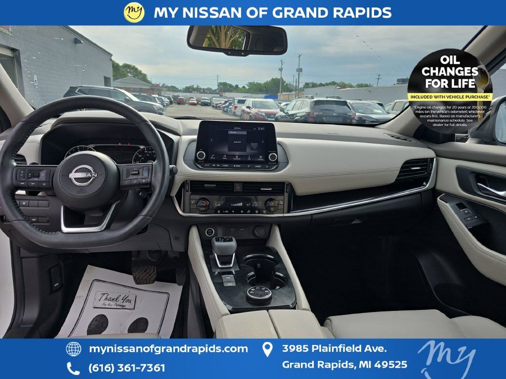 Used 2023 Nissan Rogue SL AWD/4WD image 13