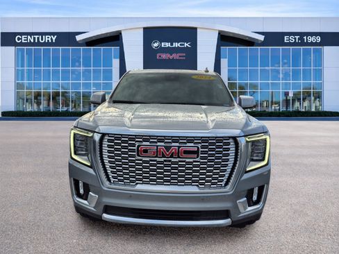 Used 2024 GMC Yukon Denali w/ Advanced Technology Package AWD/4WD image 2