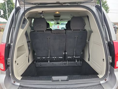 Used 2015 Dodge Grand Caravan SXT w/ UConnect Hands-Free Group FWD image 22