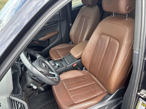 Used 2020 Audi Q5 2.0T Premium w/ Convenience Package AWD/4WD image 24