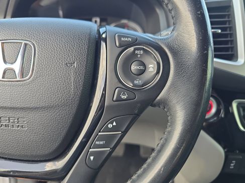 Used 2016 Honda Pilot Touring image 23