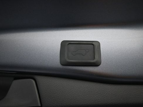 New 2025 Toyota RAV4 SE image 23