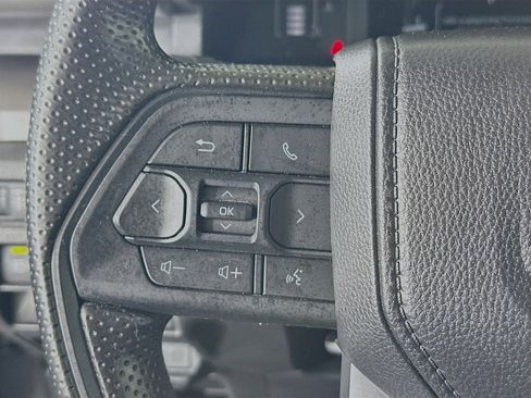 Used 2025 Toyota Tacoma SR5 AWD/4WD image 16