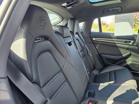 Used 2022 Porsche Panamera 4 Platinum Edition w/ Assistance Package AWD/4WD image 16