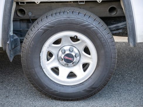 Used 2018 GMC Sierra 1500 2WD Regular Cab image 12