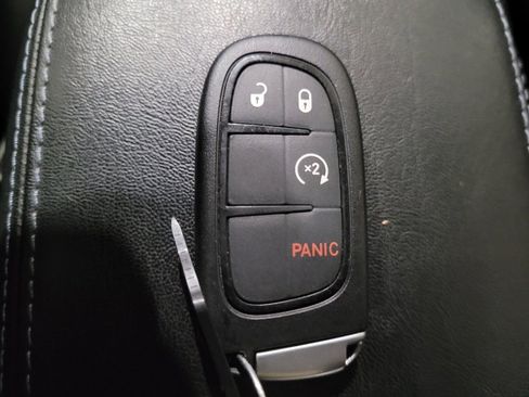 Used 2021 Jeep Cherokee Latitude Plus AWD/4WD image 32