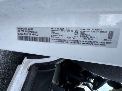 Used 2024 RAM ProMaster 2500 w/ Convenience Group FWD image 23