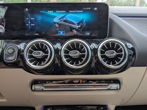 Used 2021 Mercedes-Benz GLA 250 image 10