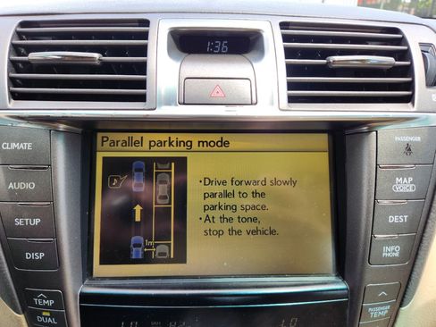 Used 2010 Lexus LS 460 RWD image 17
