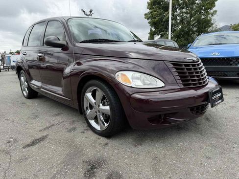 Used 2005 Chrysler PT Cruiser Touring FWD image 1