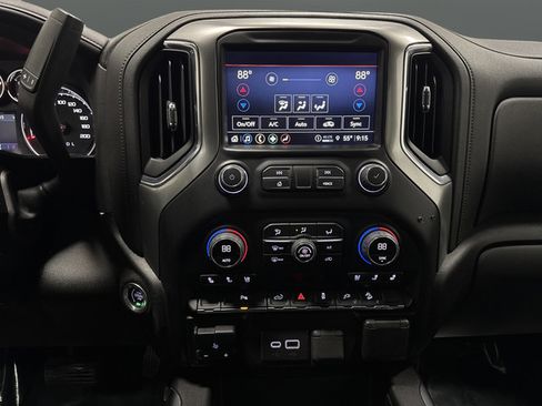 Used 2022 Chevrolet Silverado 2500 LTZ w/ LTZ Plus Package AWD/4WD image 9