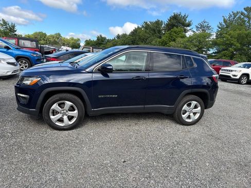 Used 2018 Jeep Compass Latitude w/ Cold Weather Group AWD/4WD image 3