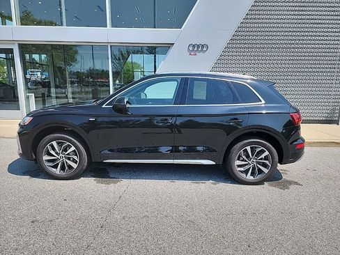 Used 2023 Audi Q5 2.0T Premium Plus w/ Premium Plus Package AWD/4WD image 3